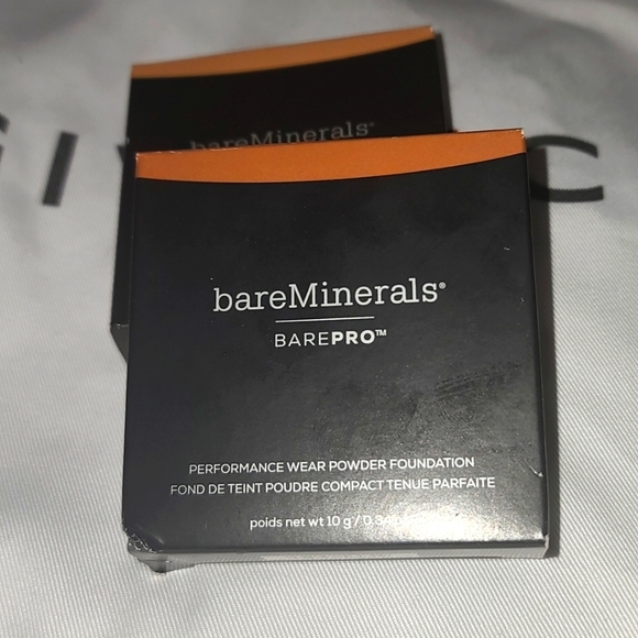 bareMinerals Other - BAREPRO® PERFORMANCE WEAR POWDER FOUNDATION MAPLE 24.5